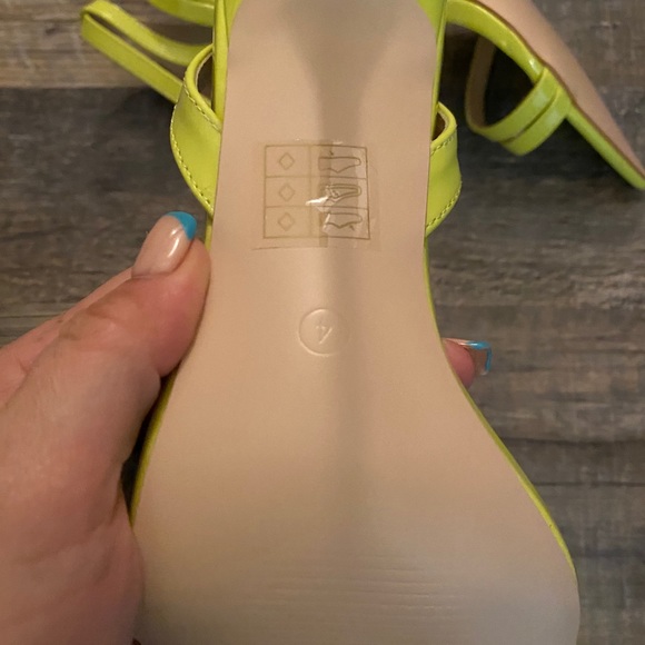 💖SOLD💖 [PLT] neon green pointy toe heels - Picture 6 of 7
